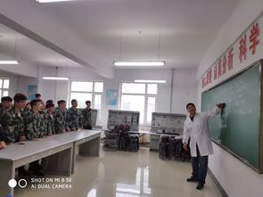 自控與傳承 新生校史校情教育之實(shí)訓(xùn)工廠與實(shí)驗(yàn)室探訪(fǎng)